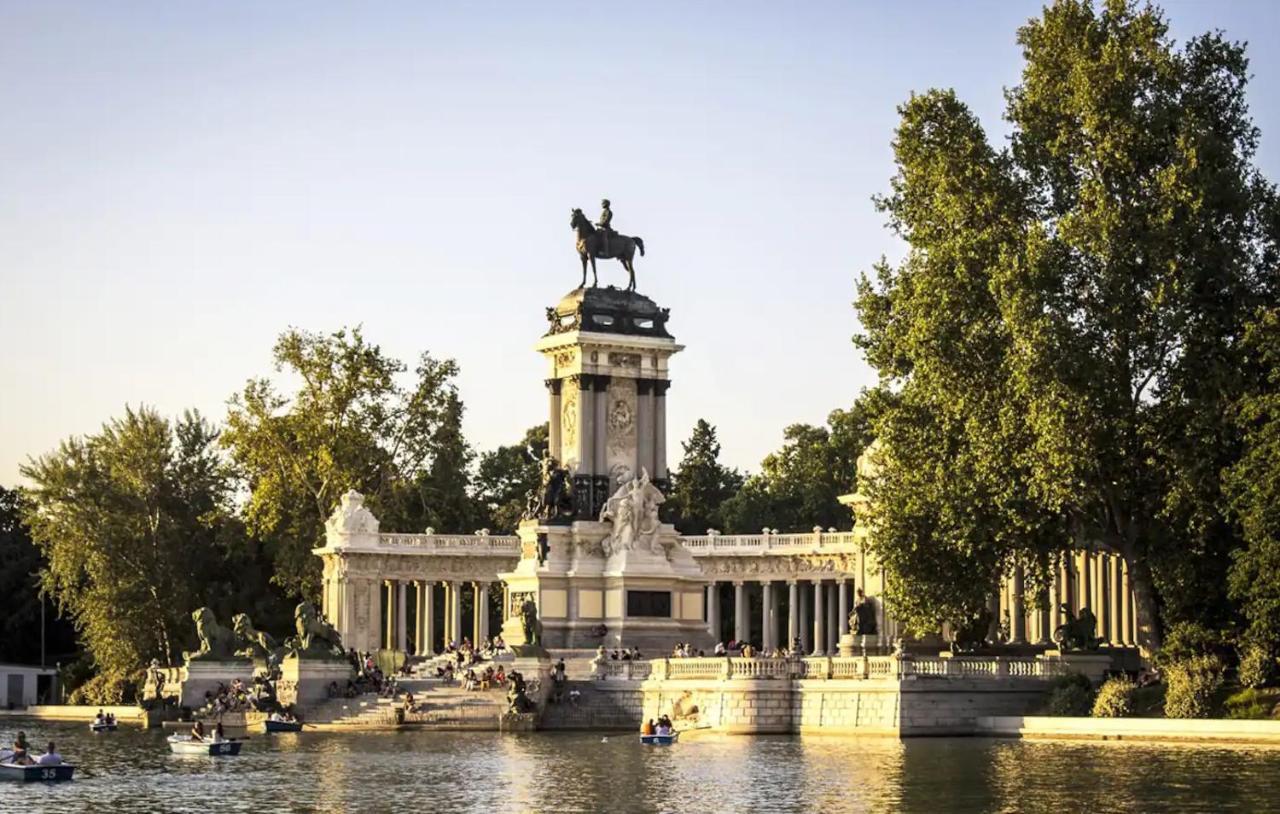 Apartamento Con Vistas Al Parque Del Retiro Madrid Exterior foto